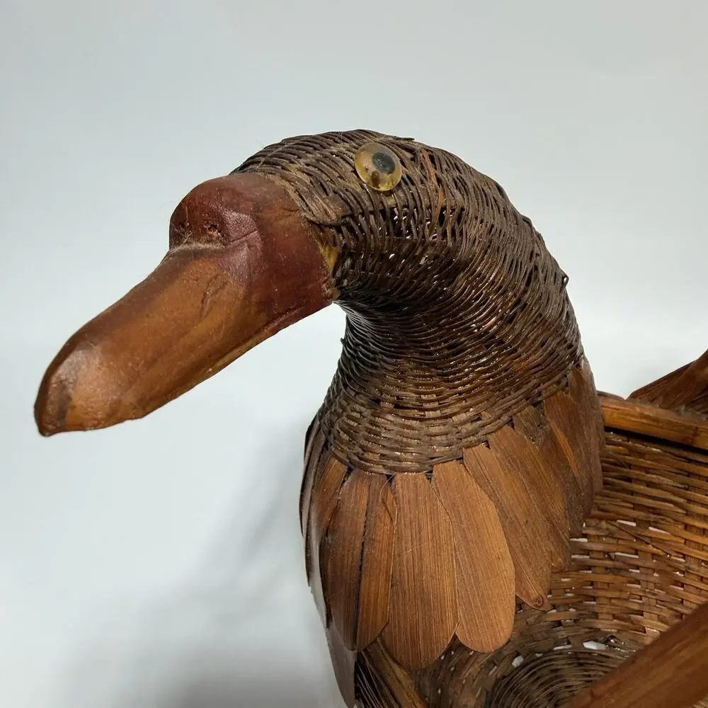 Vintage Duck Goose Basket Brown Wicker Rattan Wood Handle 10